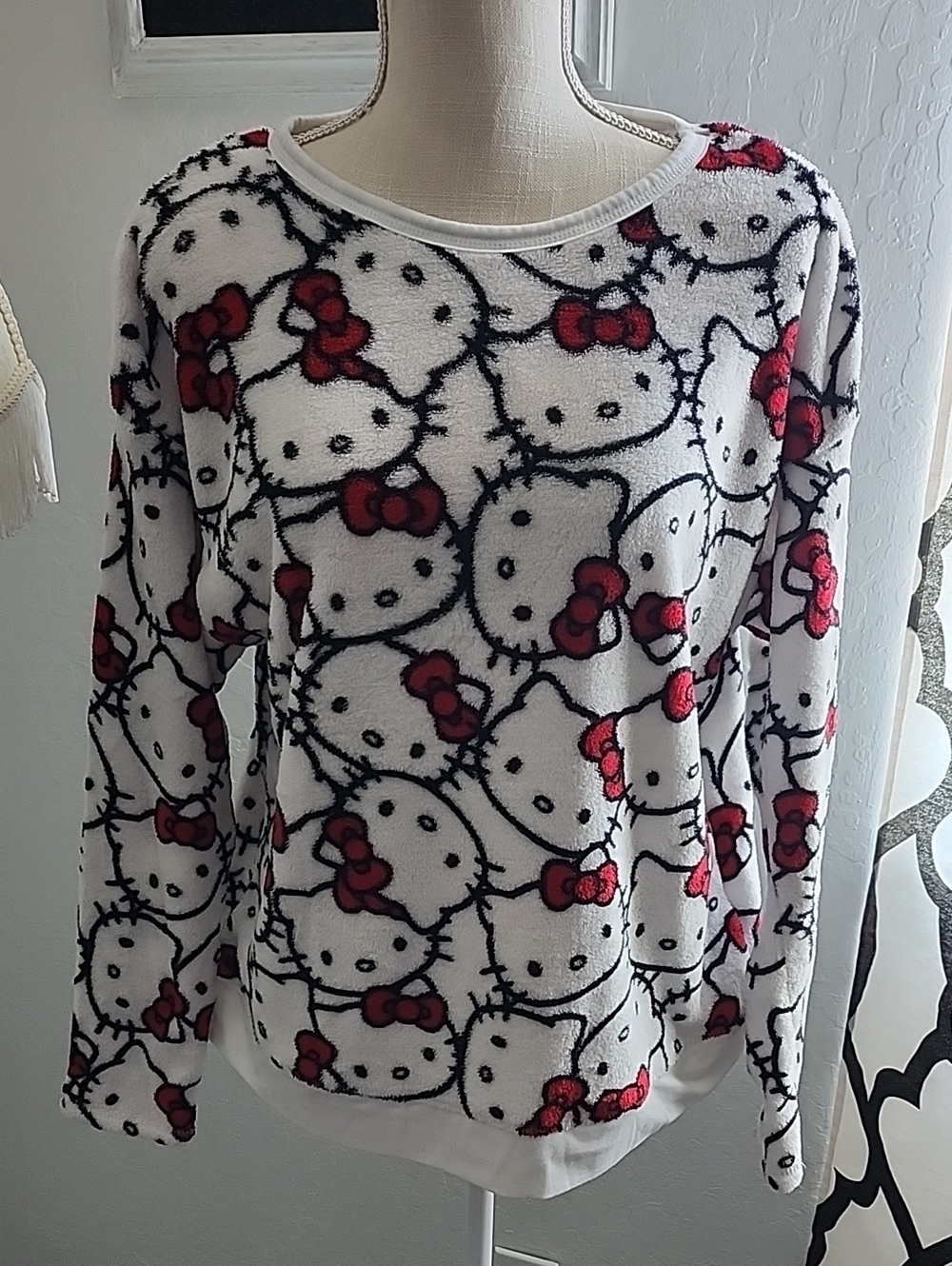 Hello Kitty Fuzzy Top